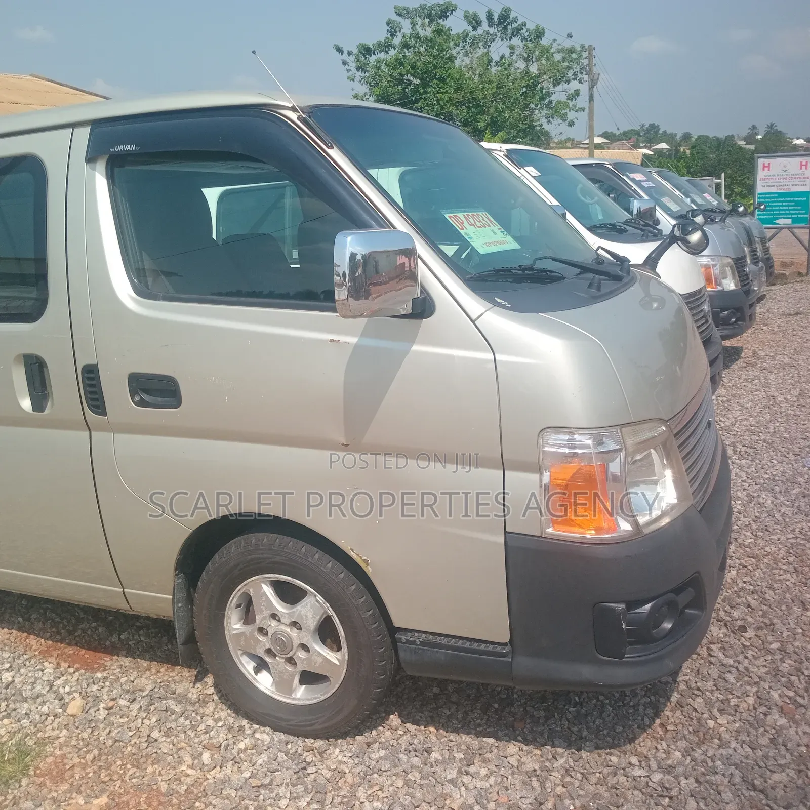 Nissan Caravan (Urvan) 2017 Silver