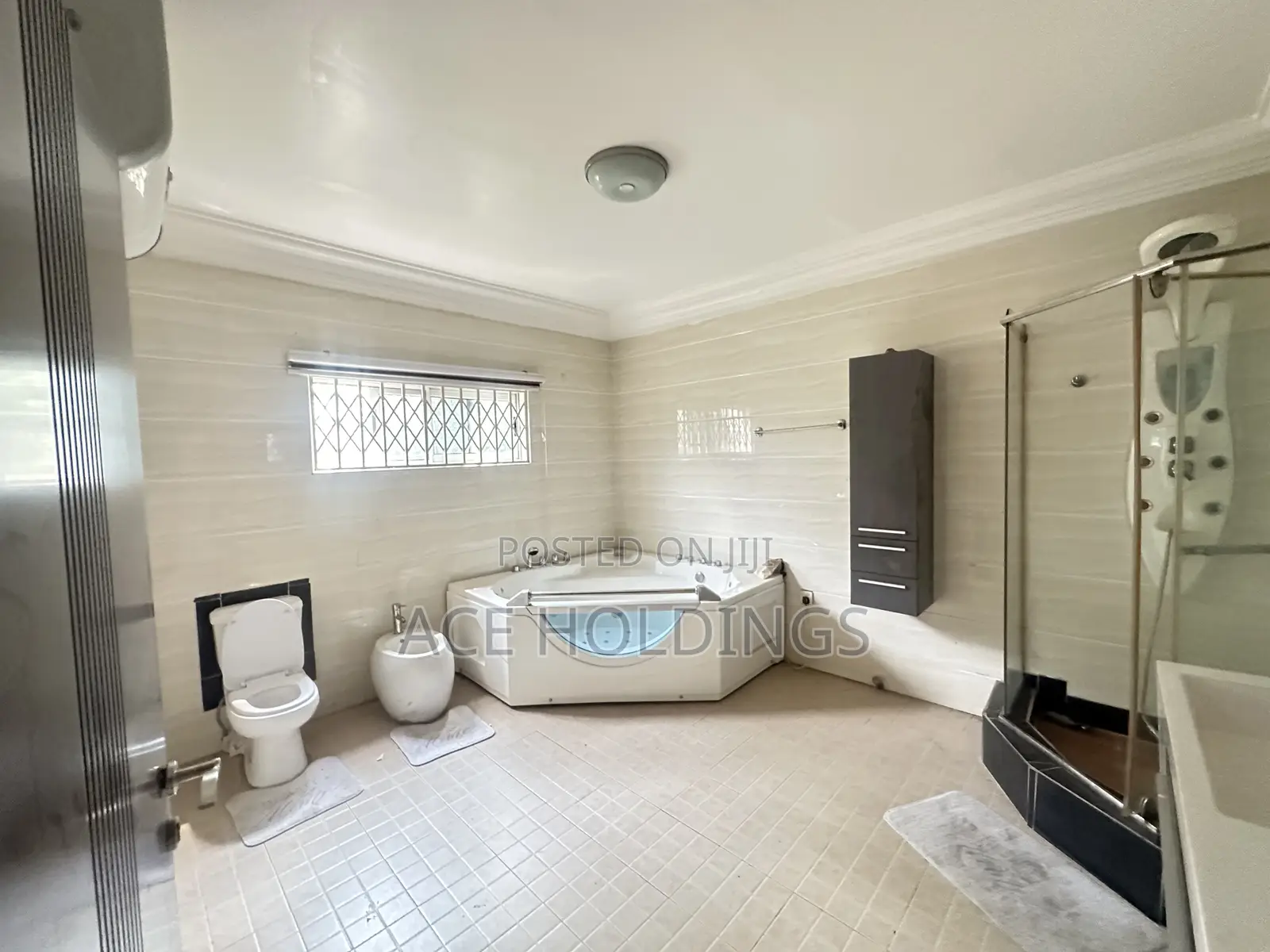 5bdrm Mansion in East Legon for rent