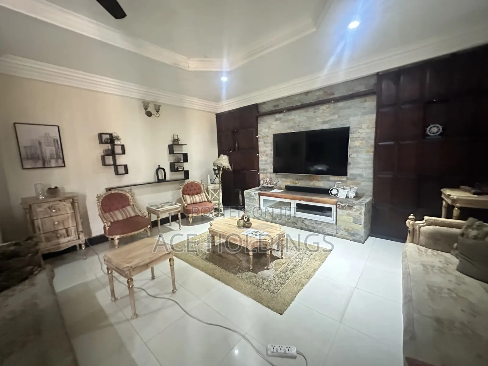 5bdrm Mansion in East Legon for rent