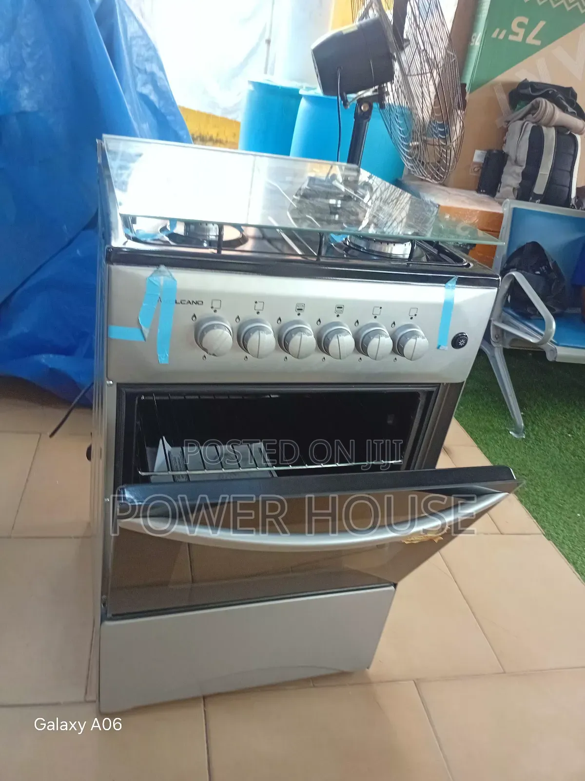 Volcano 4 Burner Gas Cooker With Solid Build