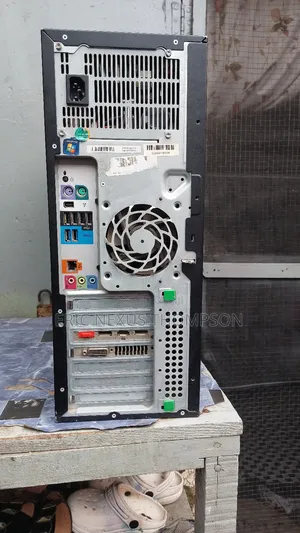 Desktop Computer HP Z420 8GB Intel Xeon HDD 500GB