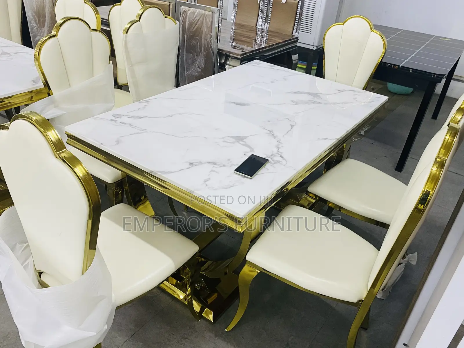 Quality Modern Glossy Finishing Marble Dining Set