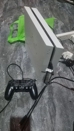 Playstation 4 White Edition 500gb