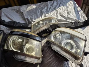 Toyota Voxy Original Headlights