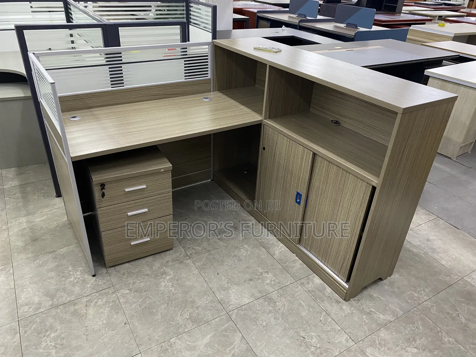 Quality Modern Front Desk/Single Work Station With Storage