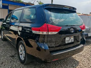 Toyota Sienna Limited FWD 7-Passenger 2013 Black