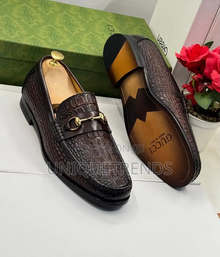 Gucci Crocodile Pattern Leather Loafers ( Black Coffee)