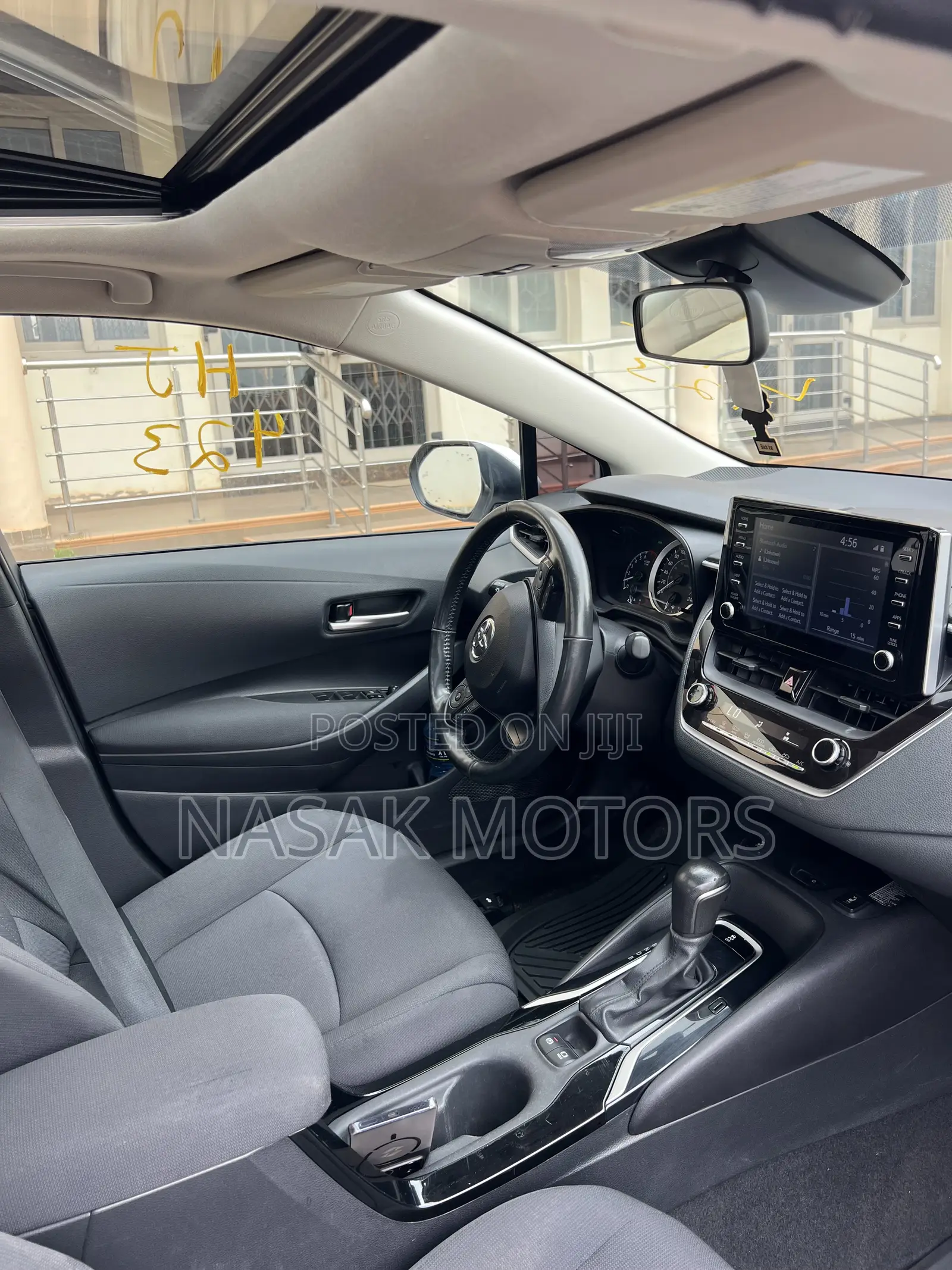 Toyota Corolla LE 2020 White