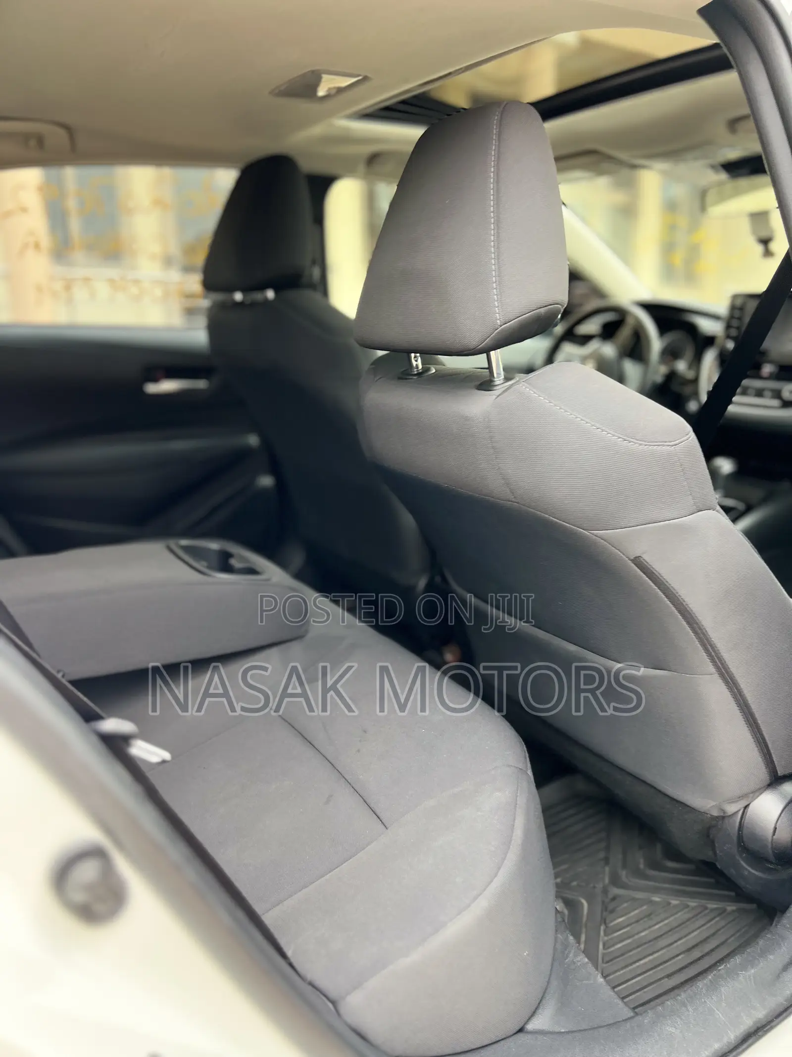 Toyota Corolla LE 2020 White