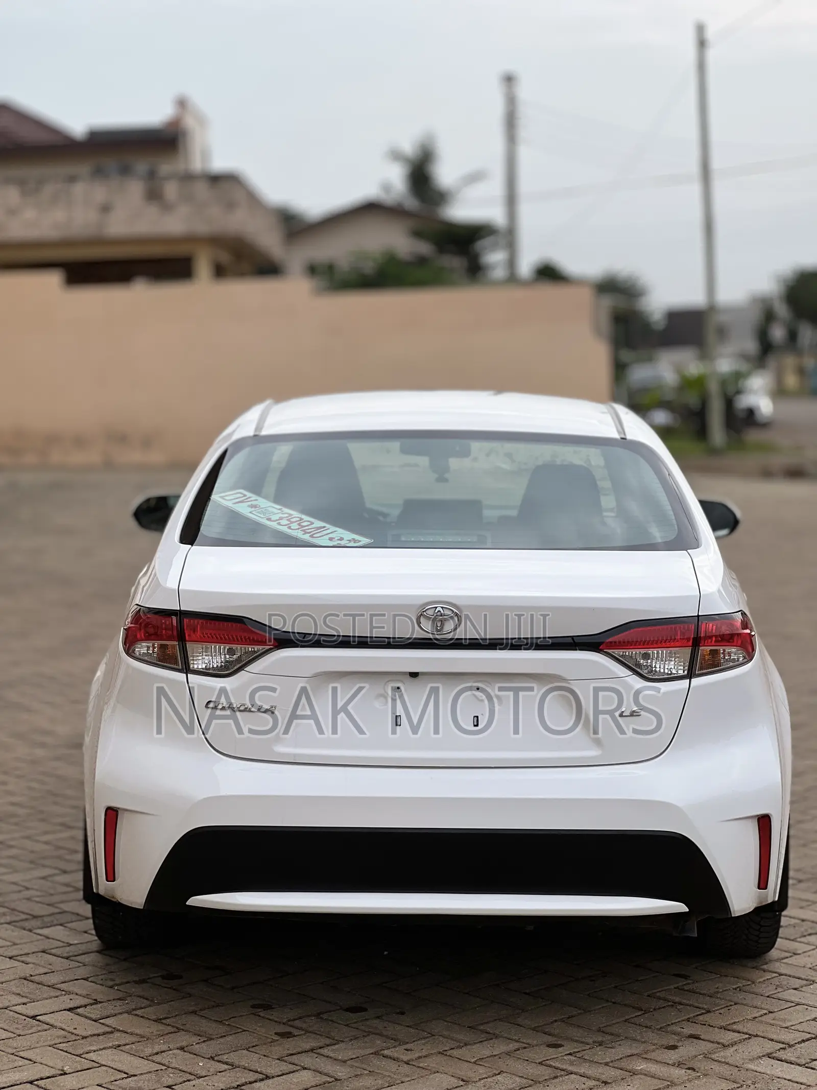 Toyota Corolla LE 2020 White