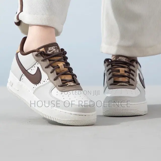 Nike Air Force 1 Low '07 Lv8 Sneakers