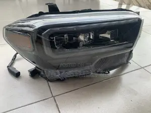 Toyota Tacoma 2016-2022 Headlight (Full Led)