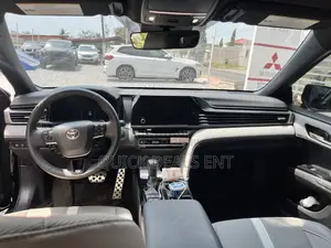 Toyota Camry SE 2024 Black