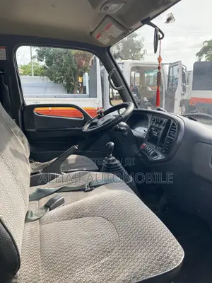 Hyundai Mighty (2) Container