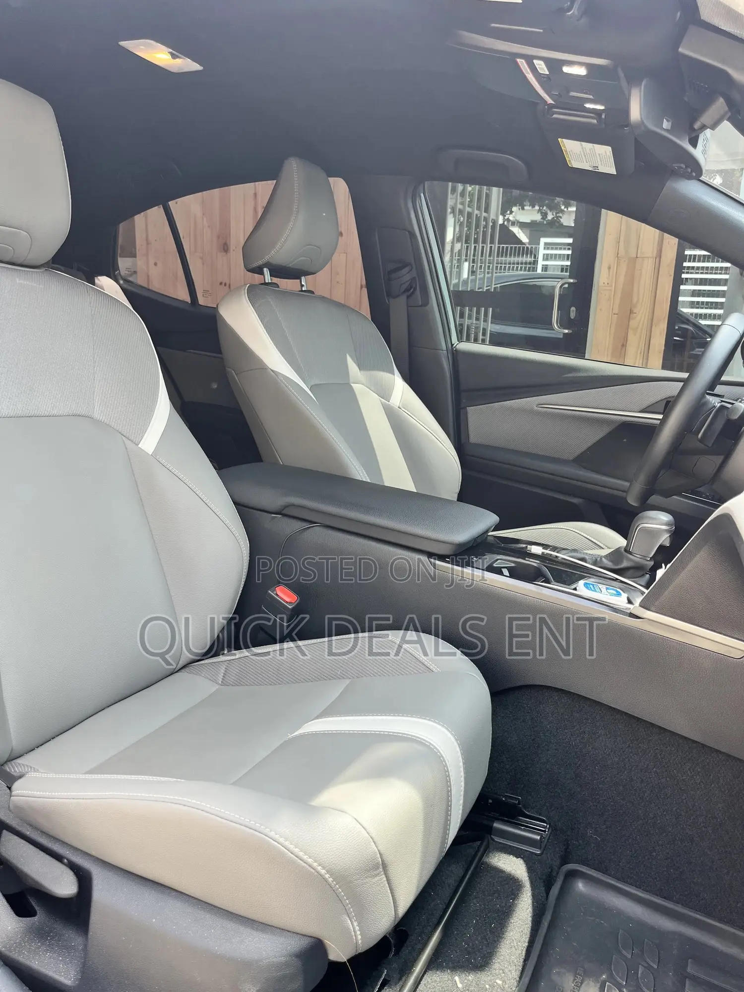 Toyota Camry SE 2024 Black