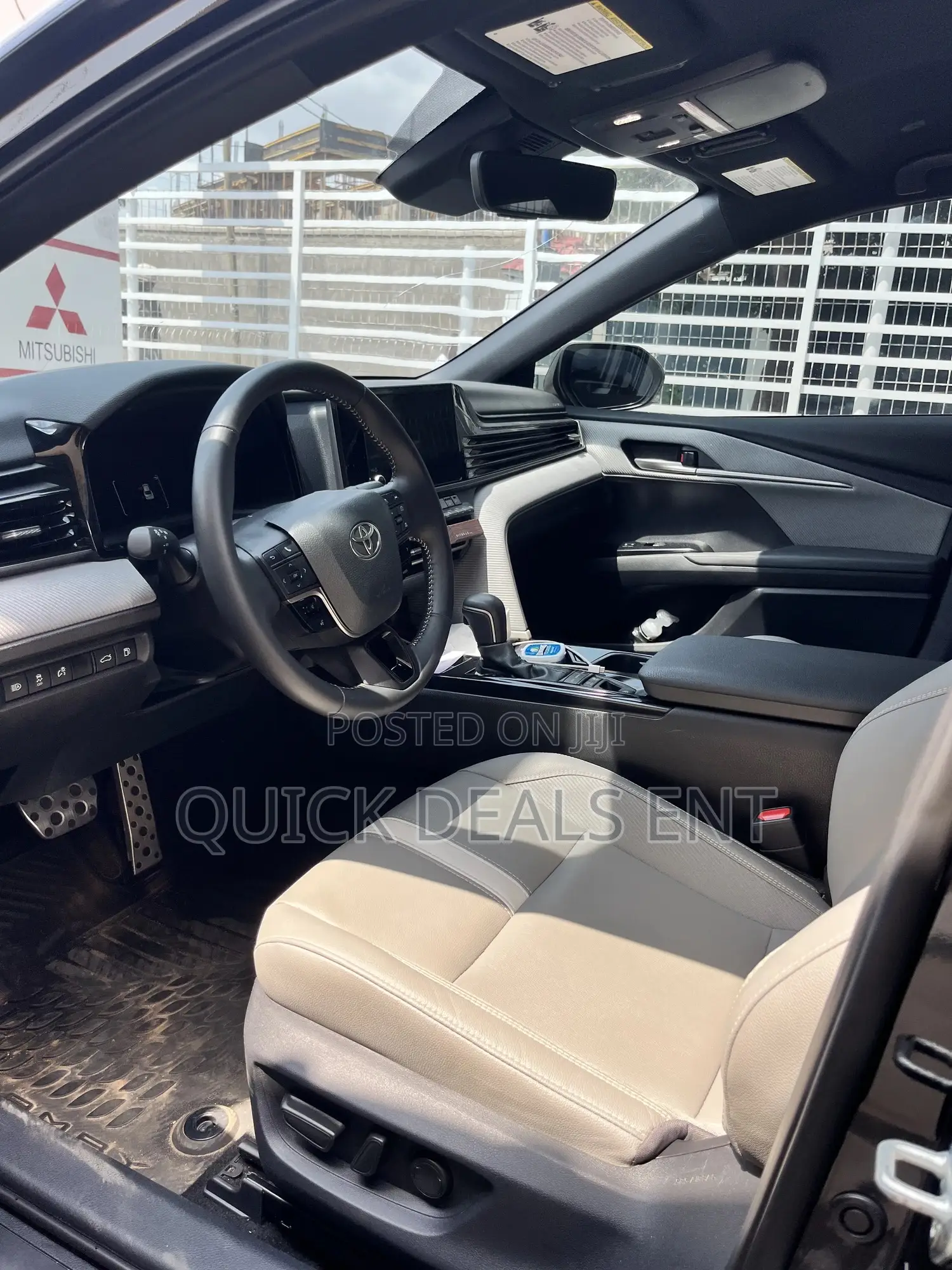 Toyota Camry SE 2024 Black