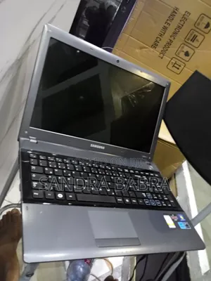 New Laptop Samsung RV515 4GB AMD HDD 320GB