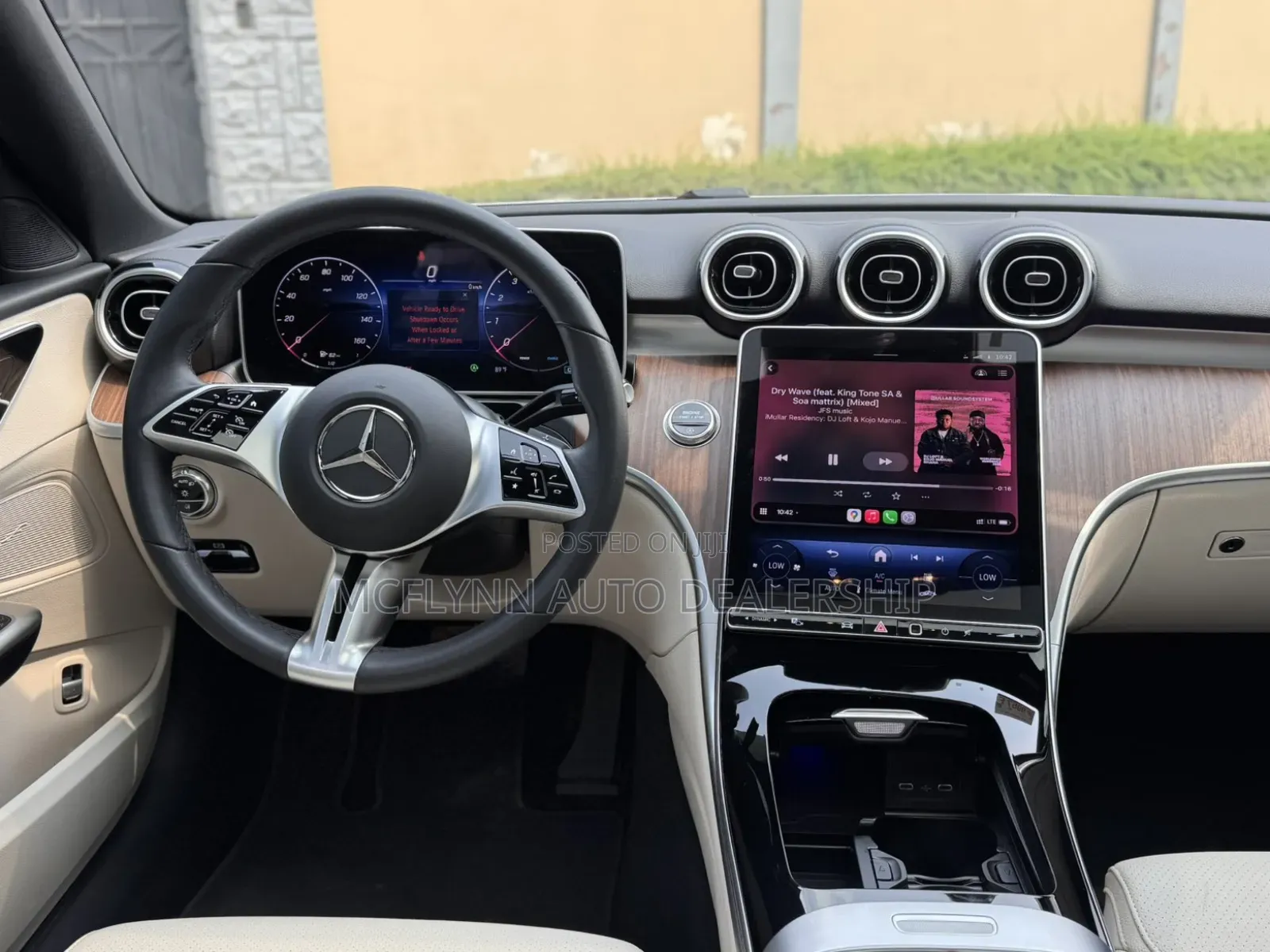 Mercedes-Benz C300 2025 White