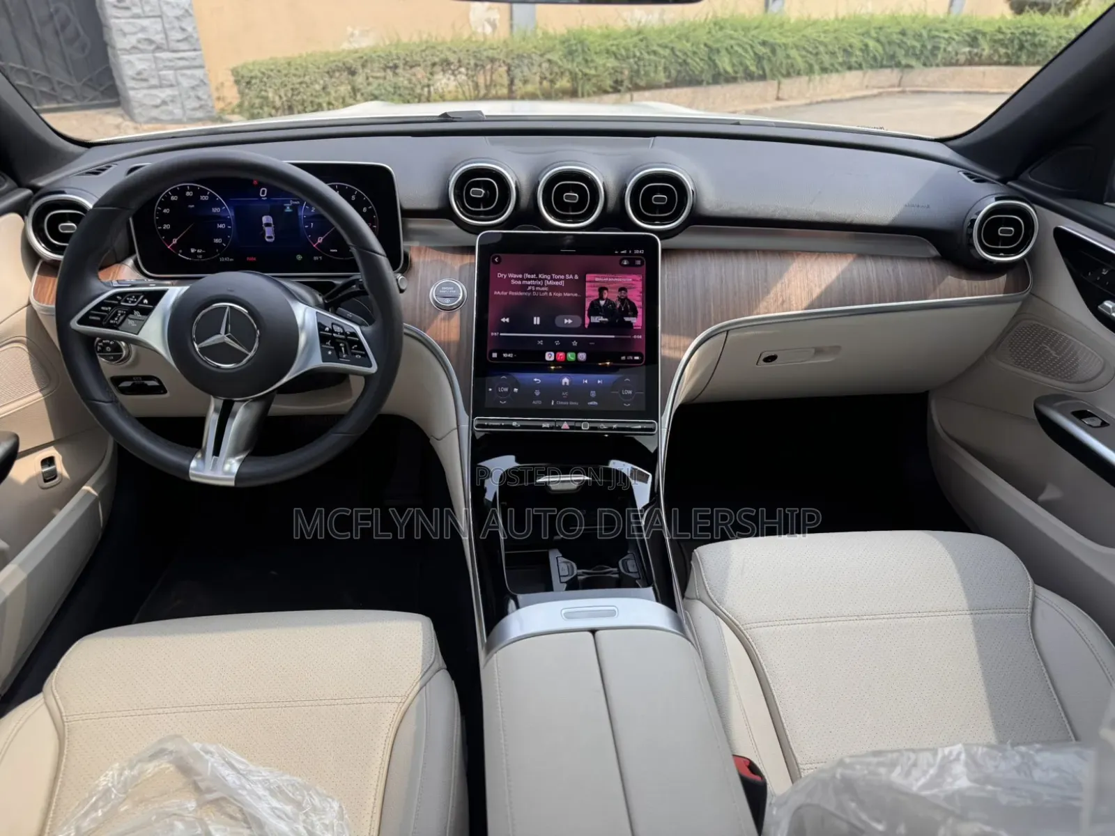 Mercedes-Benz C300 2025 White