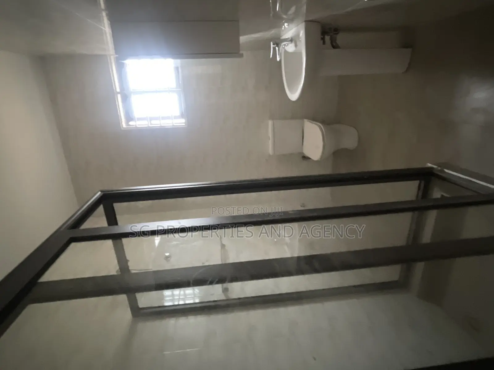 1bdrm Apartment in Lashibi, Sakumono for rent