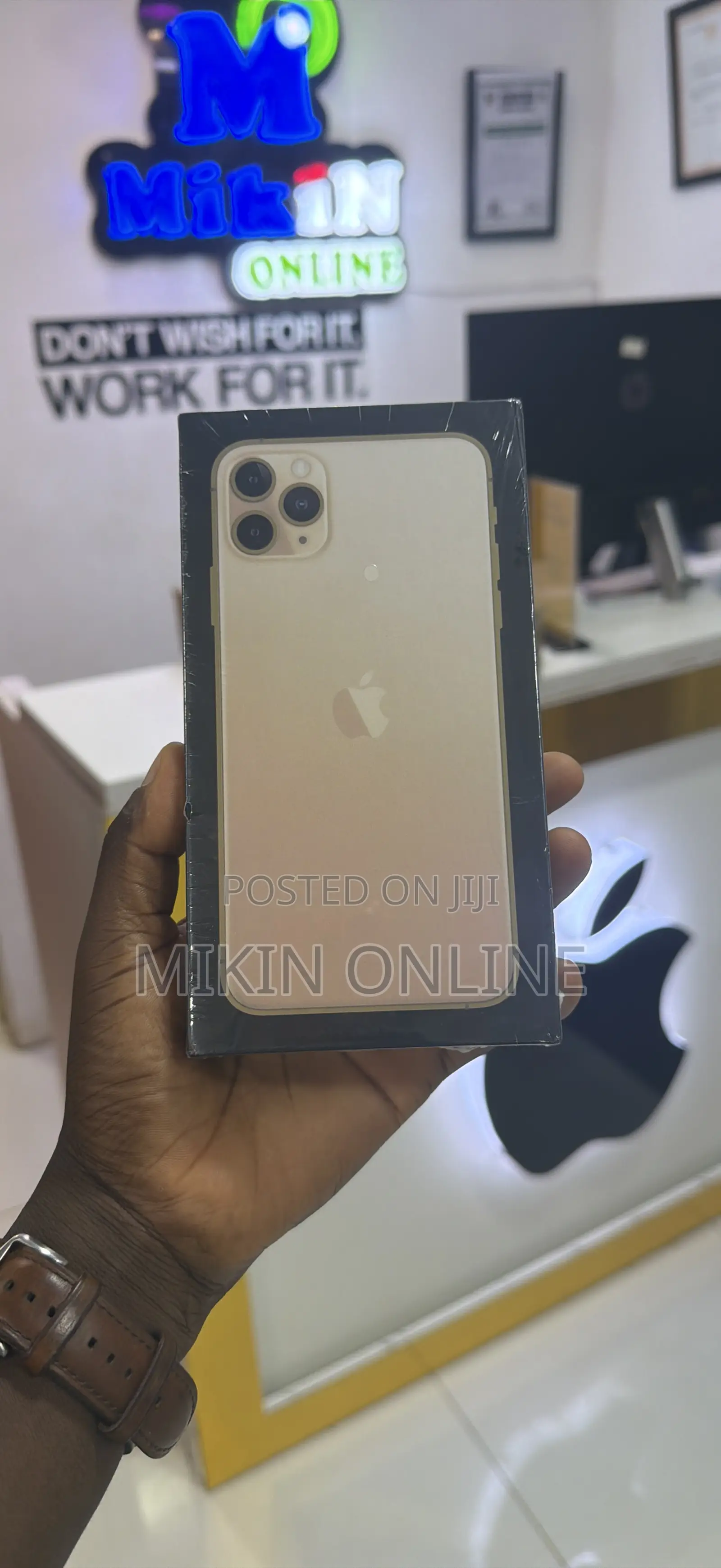 Apple iPhone 11 Pro Max 64 GB Gold