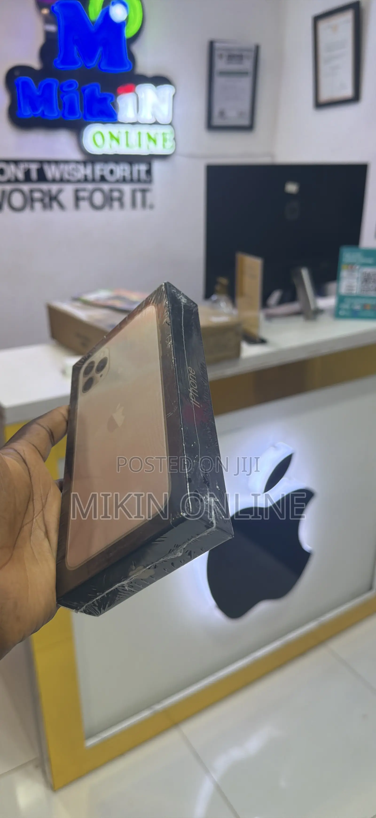 Apple iPhone 11 Pro Max 64 GB Gold