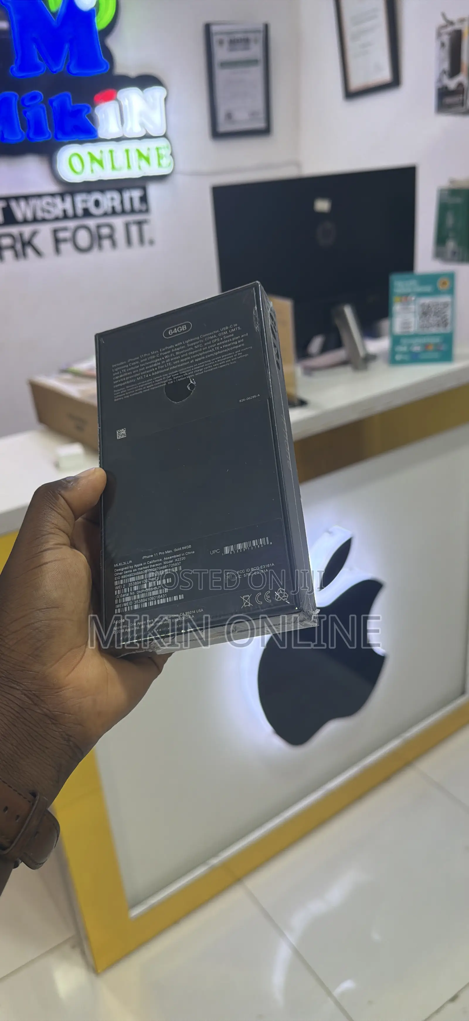 Apple iPhone 11 Pro Max 64 GB Gold