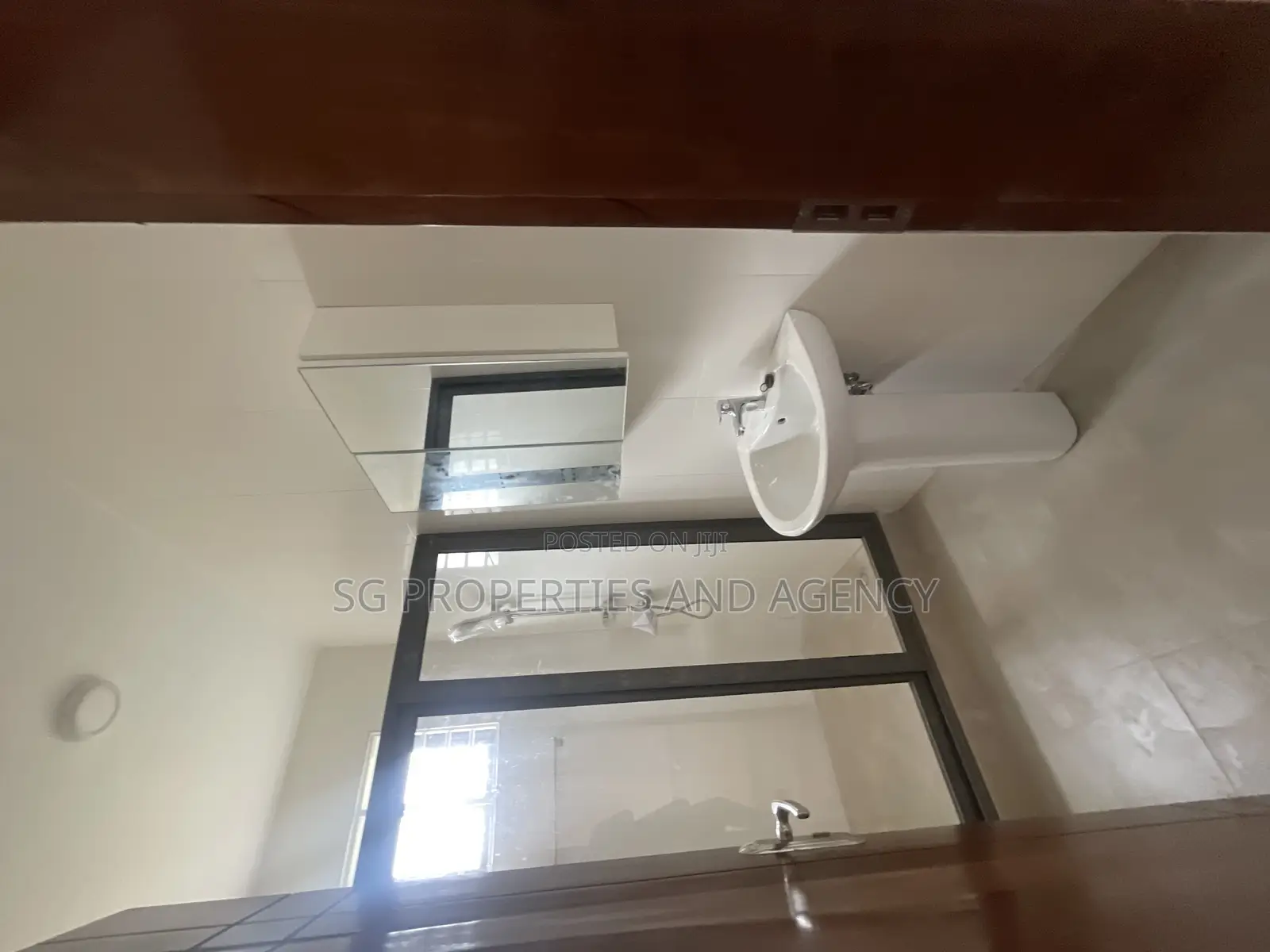 2bdrm Apartment in Lashibi, Sakumono for rent