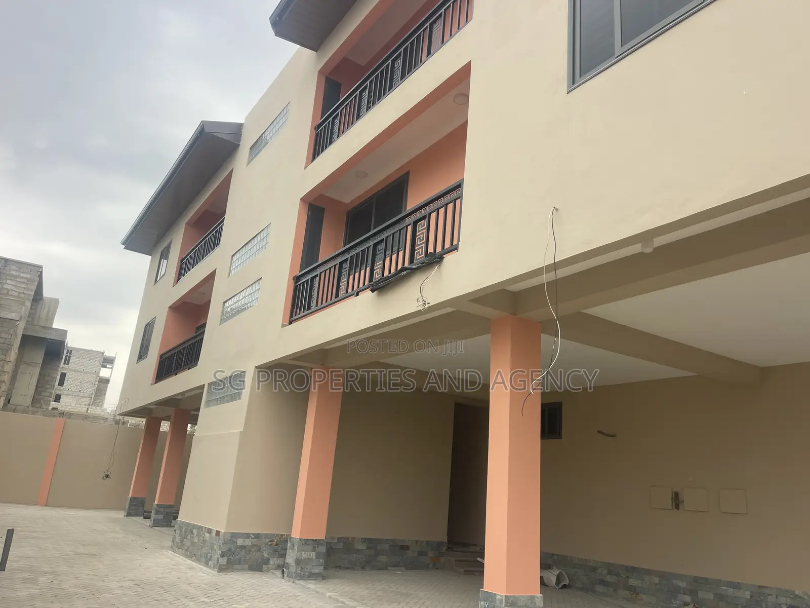 2bdrm Apartment in Lashibi, Sakumono for rent