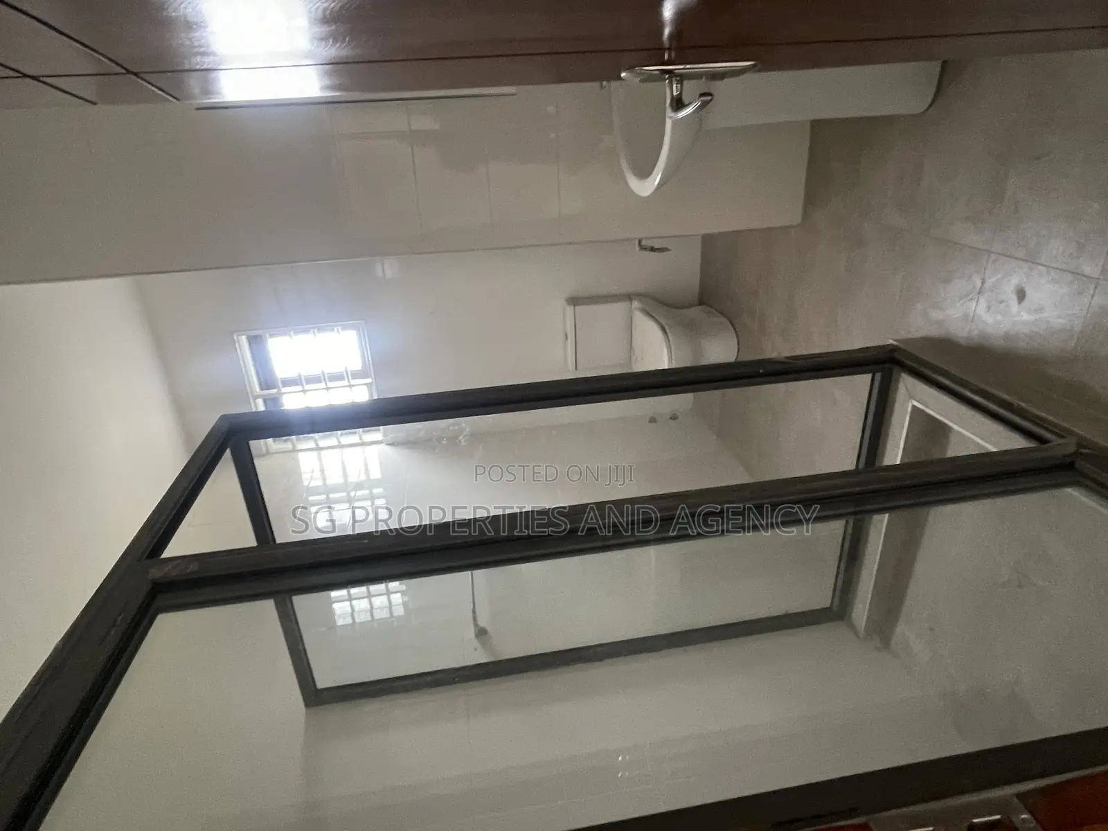 2bdrm Apartment in Lashibi, Sakumono for rent