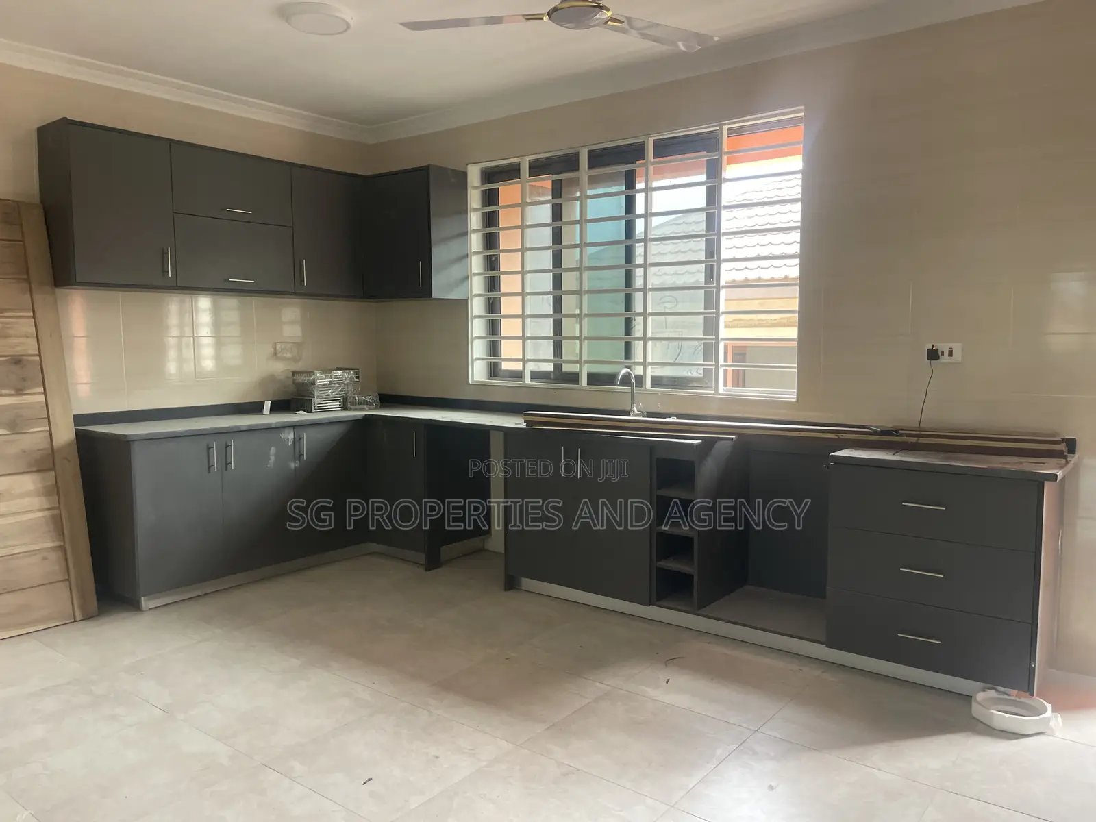 2bdrm Apartment in Lashibi, Sakumono for rent