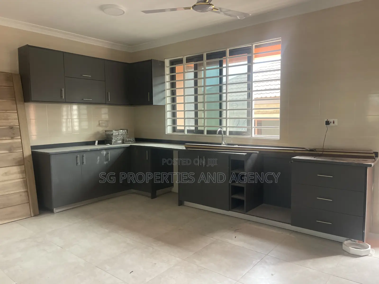 2bdrm Apartment in Lashibi, Sakumono for rent