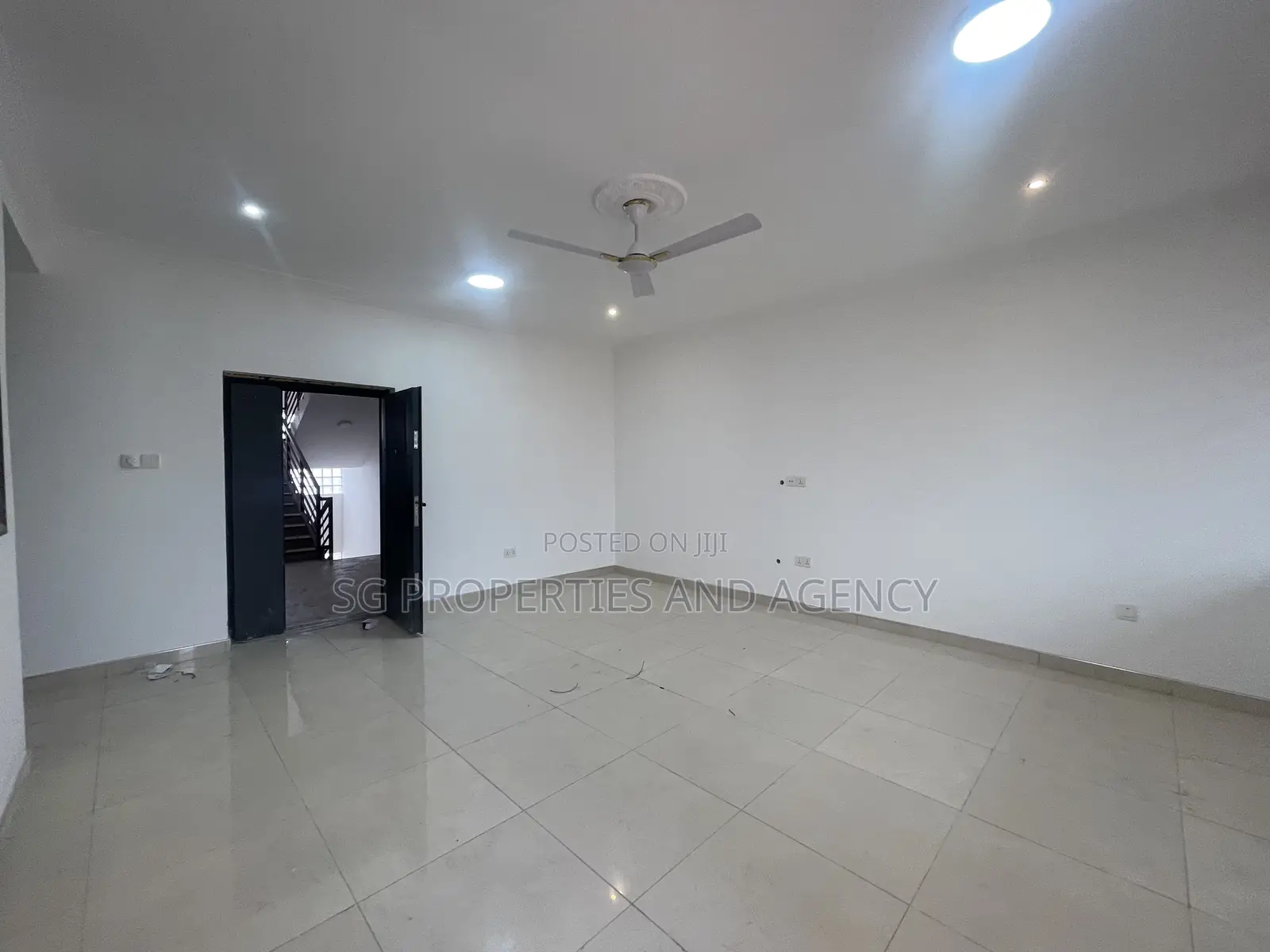 2bdrm Apartment in Lashibi, Sakumono for rent