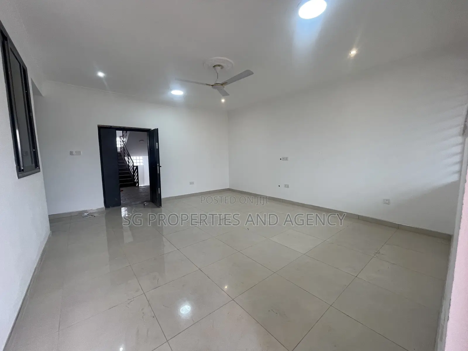 2bdrm Apartment in Lashibi, Sakumono for rent