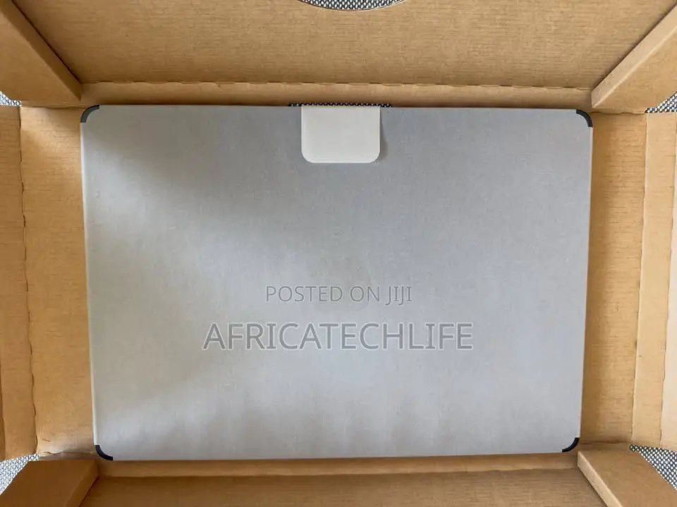 New Laptop Apple MacBook Air 2024 M3 13-inch 16GB Apple M3 SSD 512GB
