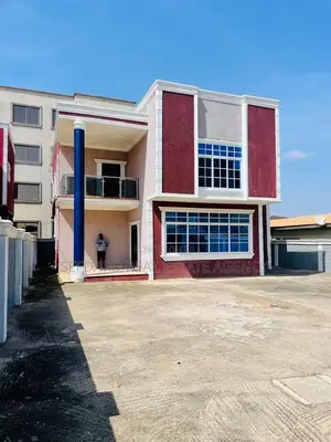5bdrm Duplex in Achimota for sale
