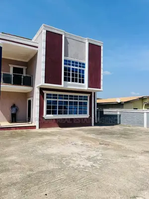 5bdrm Duplex in Achimota for sale