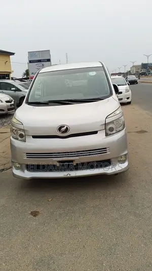 Toyota Voxy 2012 Gray