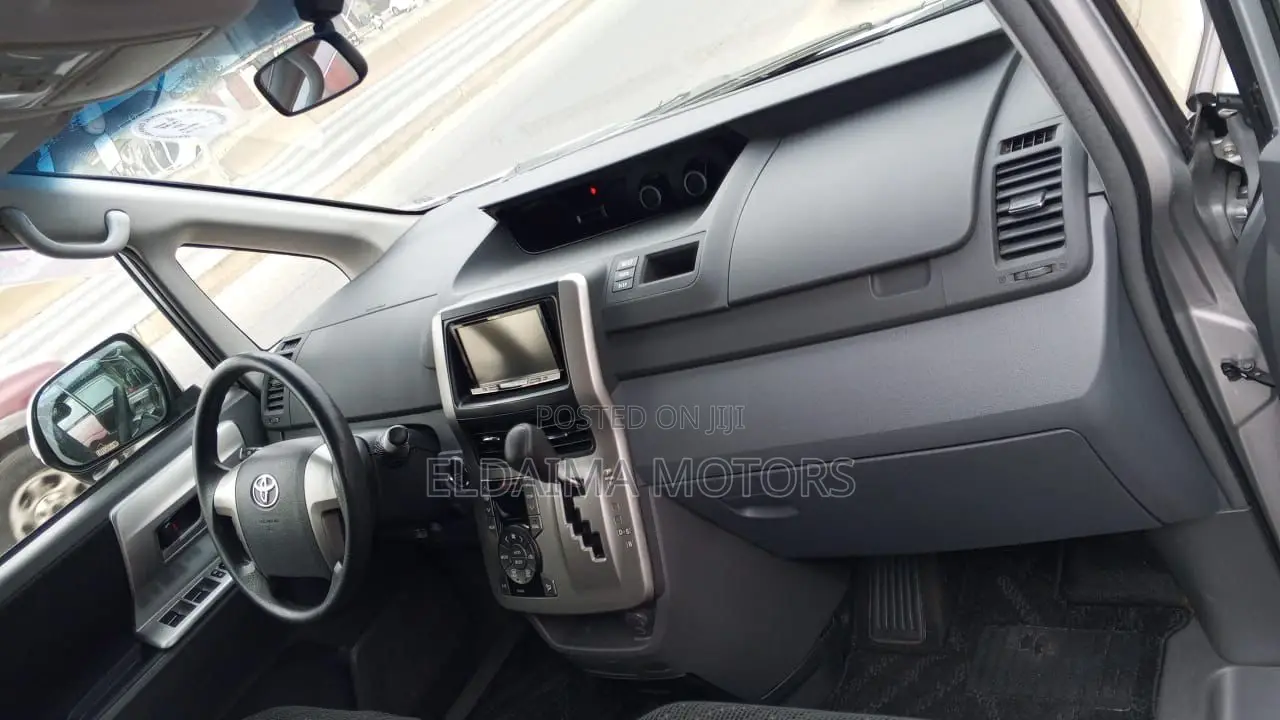 Toyota Voxy 2012 Gray