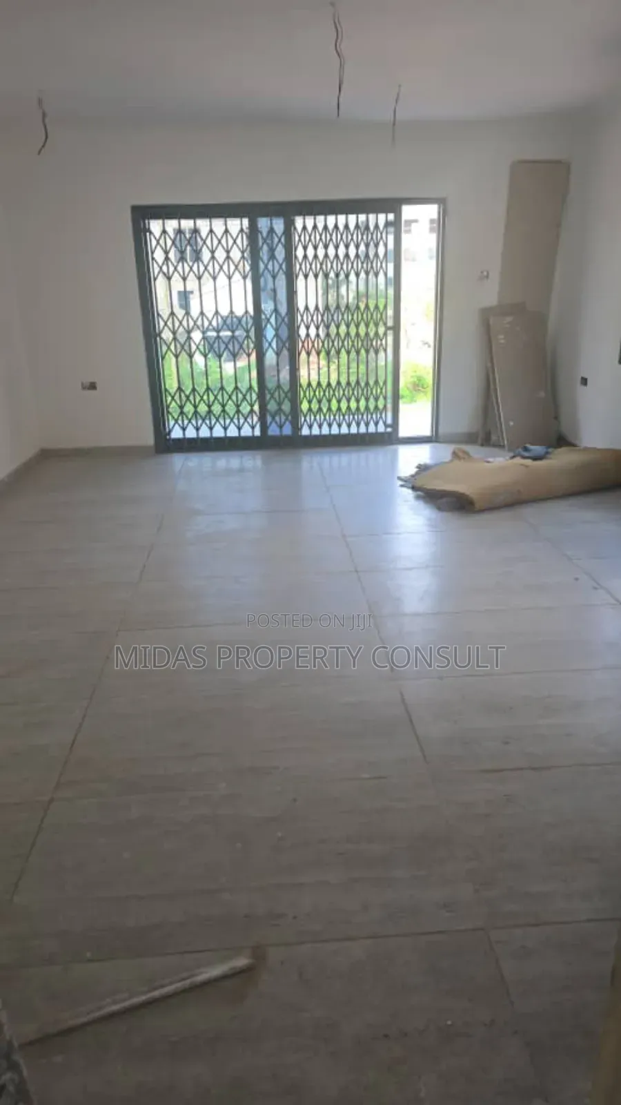 4bdrm House in West Trassaco, Ashaley Botwe for sale