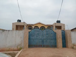 4bdrm House in Sam Properties, Mallam for sale