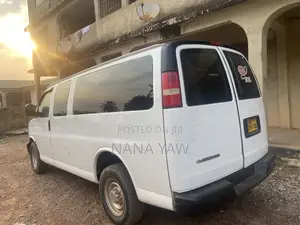 Chevrolet Shcool Bus 2010 White