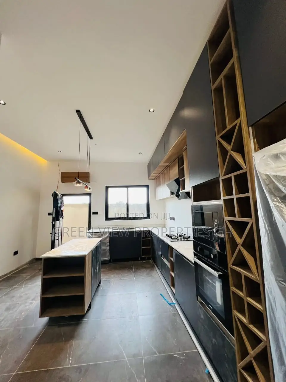 4bdrm Duplex in Ghana Flag for sale