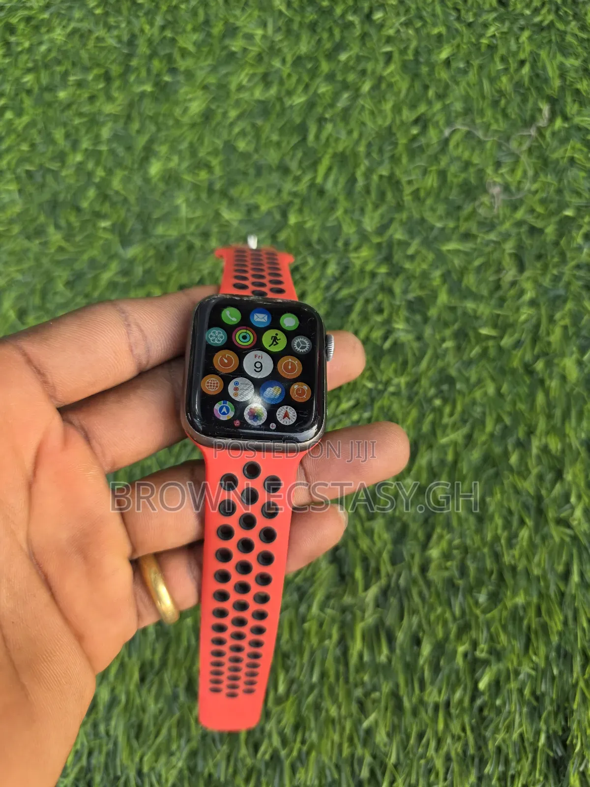 Apple Watch Series 5 44mm ( Cellular and Gps)