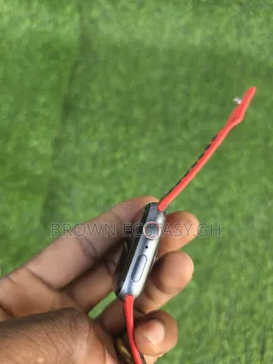 Apple Watch Series 5 44mm ( Cellular and Gps)