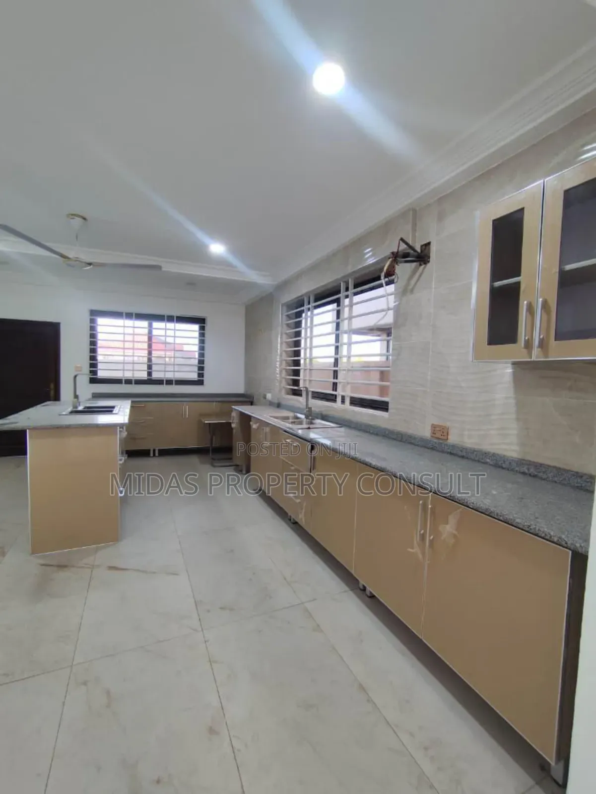 3bdrm House in Ashaley Botwe for sale
