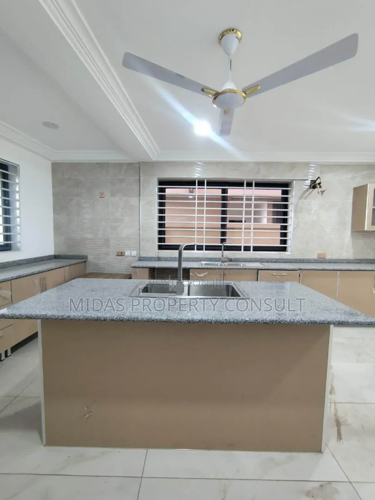 3bdrm House in Ashaley Botwe for sale