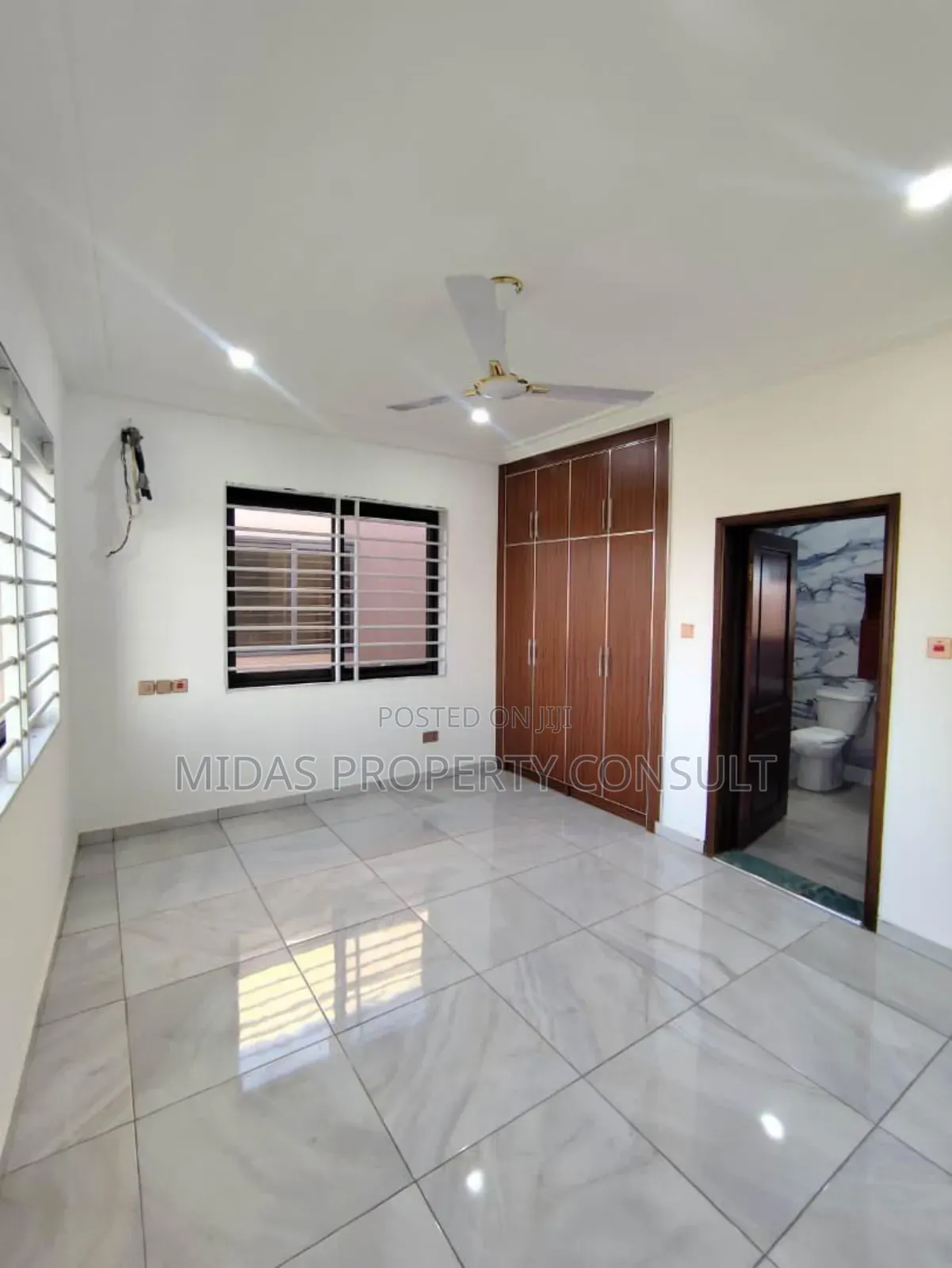 3bdrm House in Ashaley Botwe for sale