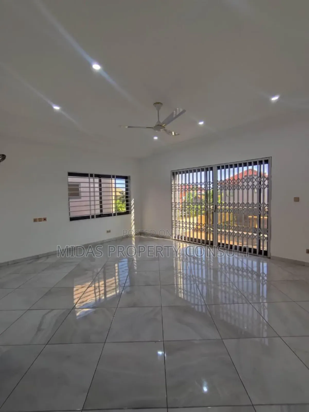 3bdrm House in Ashaley Botwe for sale