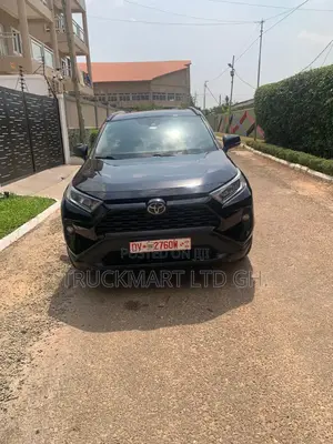 Toyota RAV4 XLE AWD 2019 Black